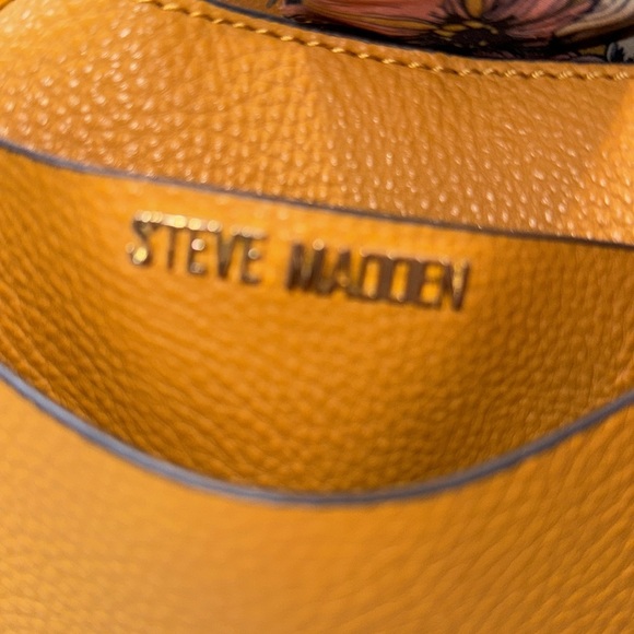 Steve Madden Mustard Tote Bag Purse with scarf - Picture 6 of 7